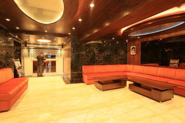 Hotel Ch2 Сринагар Экстерьер фото